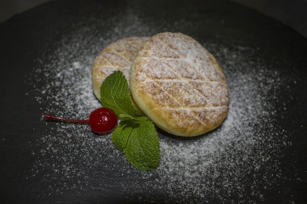 Biscuits and fruit